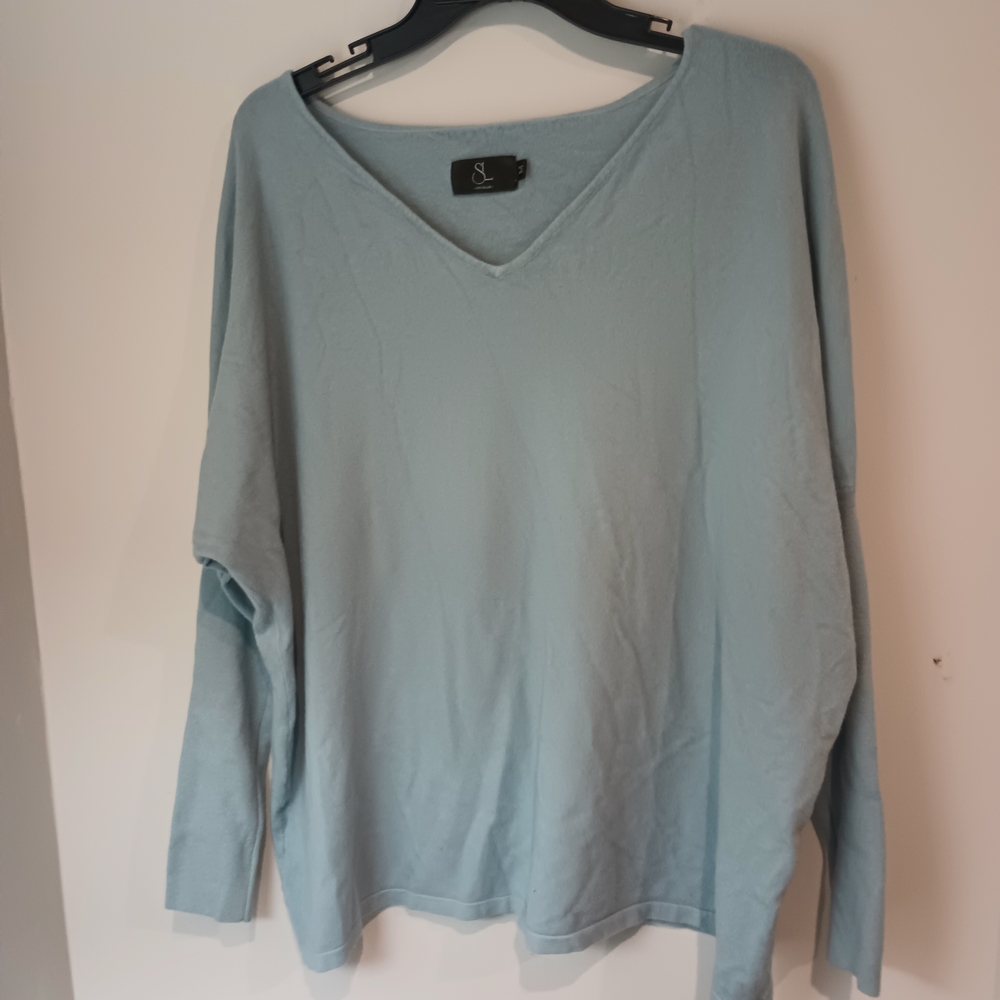 Sucolan Light Blue Oversized V-Neck Knit Top Size Medium Relaxed Fit Pullover